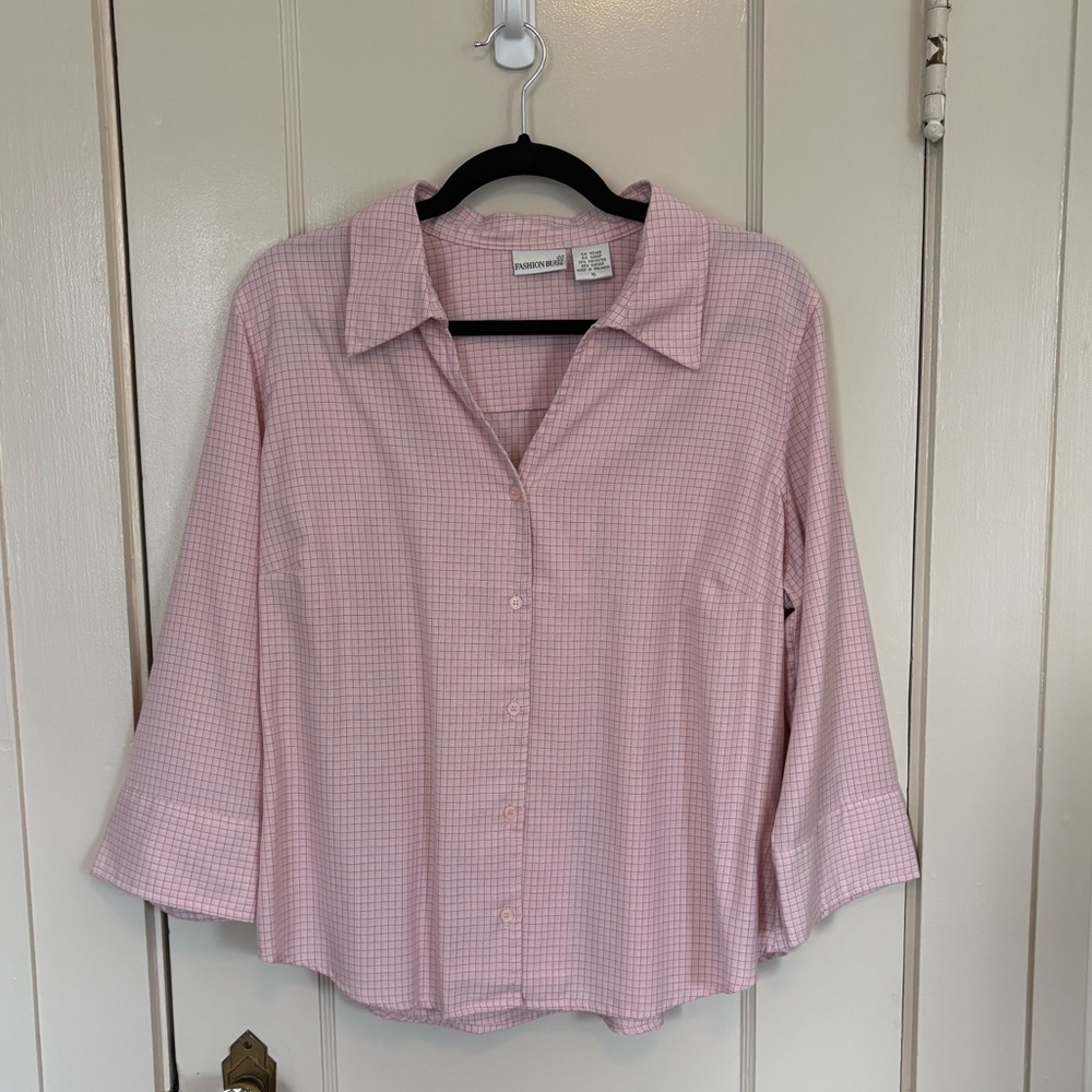 Vintage Fashion Bug Baby Pink Button-Up Blouse Medium